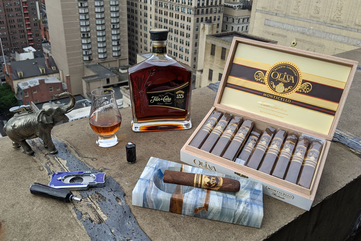 Revisión de cigarros Oliva Monticello y ron Flor de Cana